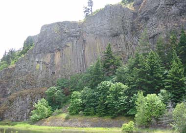 Flood basalt in Columbia Gorge. Photo by Myrna Martin