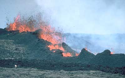 Mauna Loa "curtains of fire"